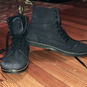 Dr. Martens Black Canvas (ALFIE)